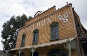 saloon-207396_1280-300x194 saloon-207396_1280